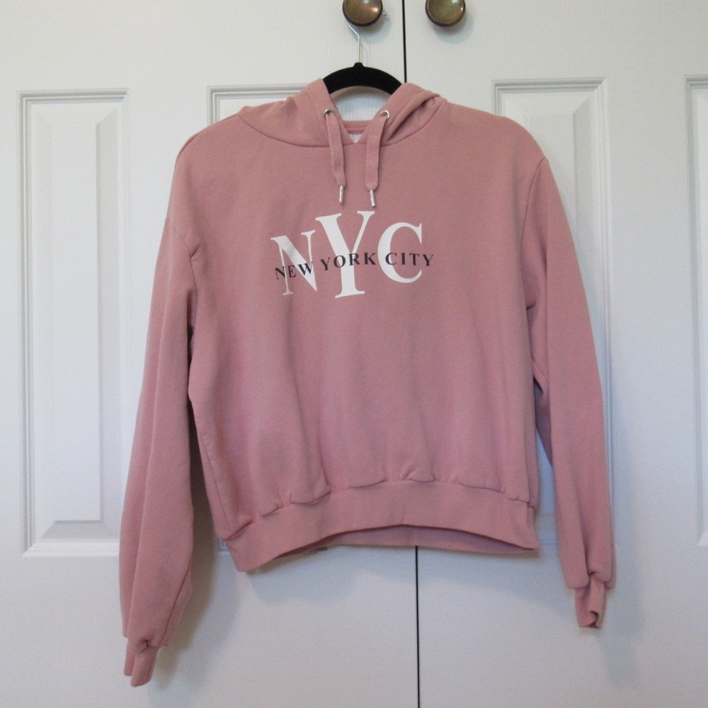 NYC cropped pink hoodie